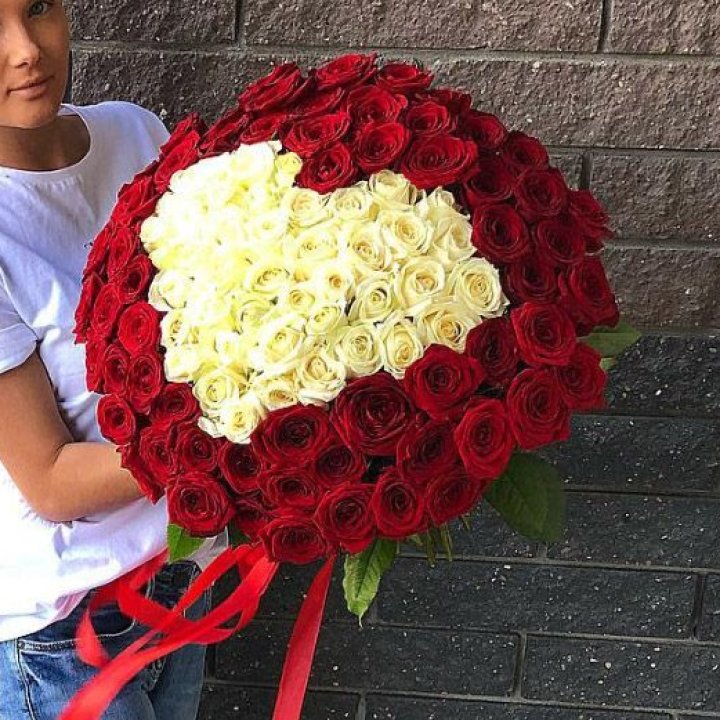 101 роза "Сердце" в Алматы